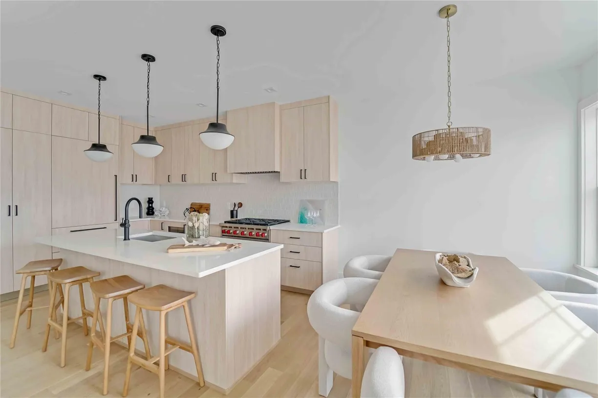 The Hamptons Real Estate | View 12 Depot, 103 (Pearl Way) | Listing