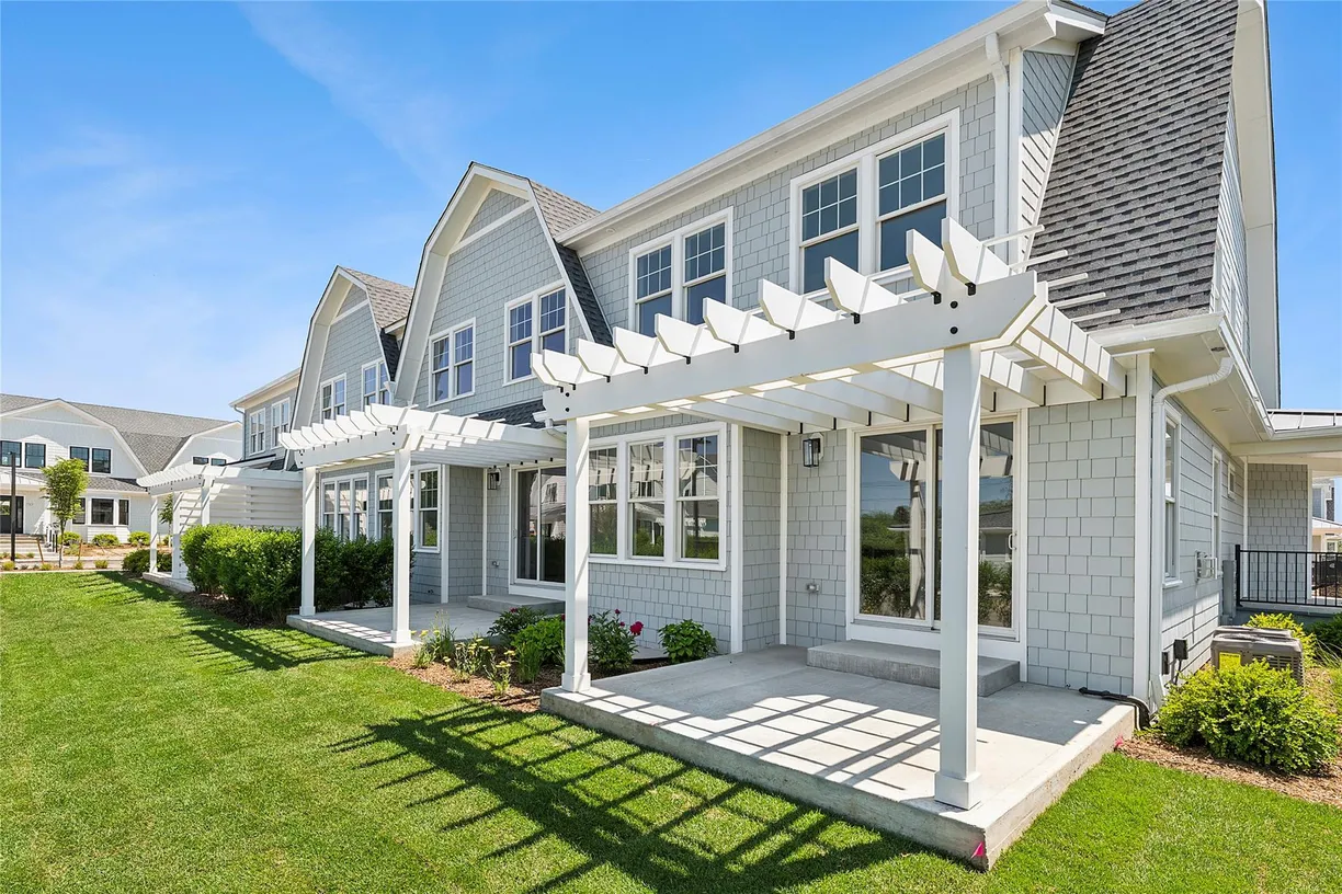 The Hamptons Real Estate | View 12 Depot Road, 104 | 2 Beds, 2 Baths