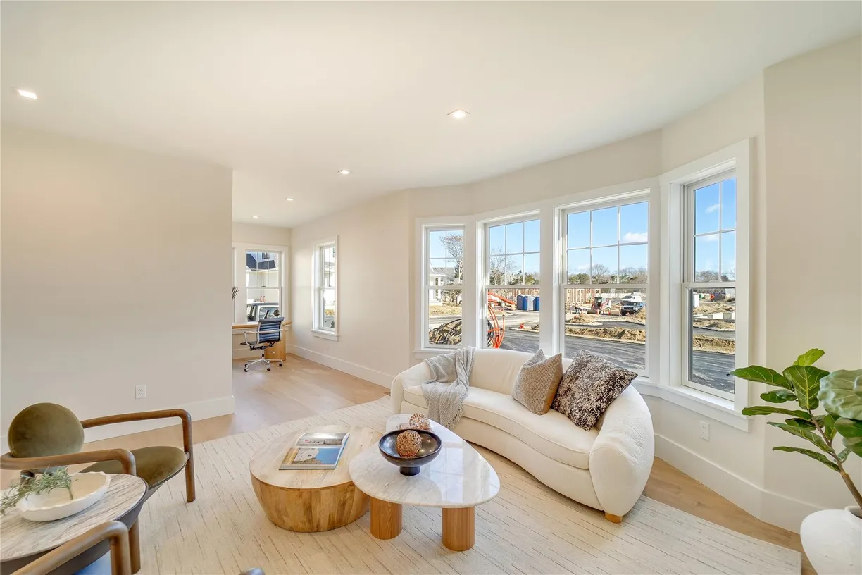 The Hamptons Real Estate | View 12 Depot, 1701 (Pearl Way) | Listing