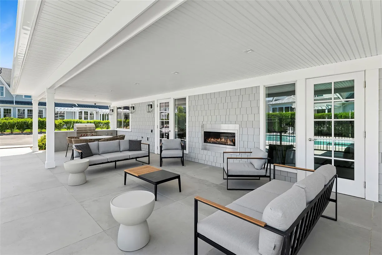The Hamptons Real Estate | View 12 Depot Road, 1302 (Pearl Way) | 2 Beds, 2 Baths