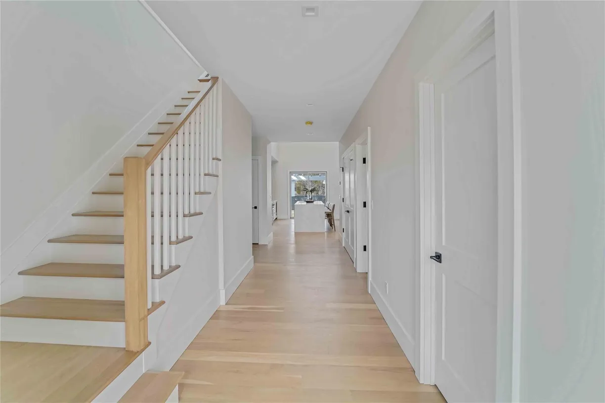 The Hamptons Real Estate | View 12 Depot Road, 1302 (Pearl Way) | Listing