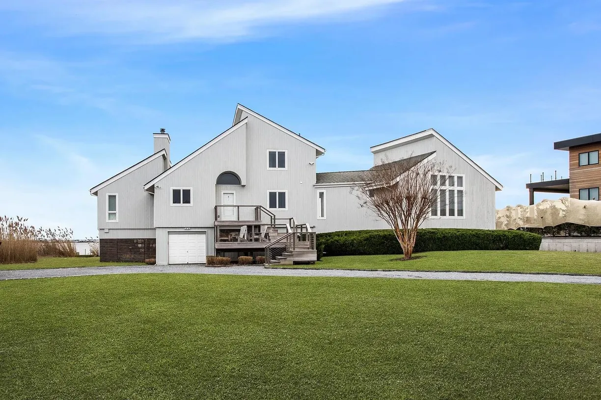 The Hamptons Real Estate | View 1 Sandpiper Court | Listing