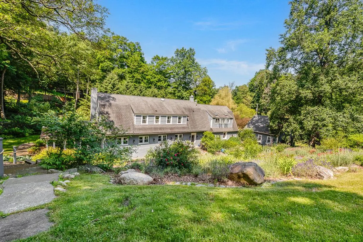 Hudson Valley Real Estate | View 16 Fox Hollow Lane | Listing