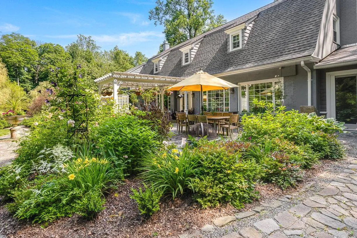 Hudson Valley Real Estate | View 16 Fox Hollow Lane | Listing