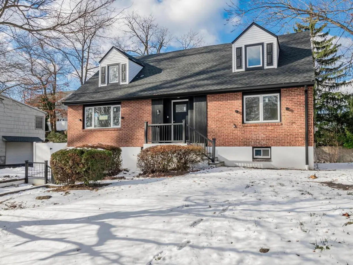 Westchester Real Estate | View 38 Avondale Road | 4 Beds, 3 Baths