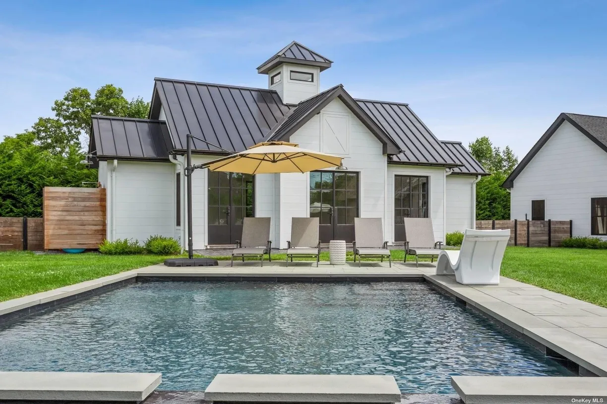 The Hamptons Real Estate | View 11 S Bay Avenue | 3 Beds, 2 Baths