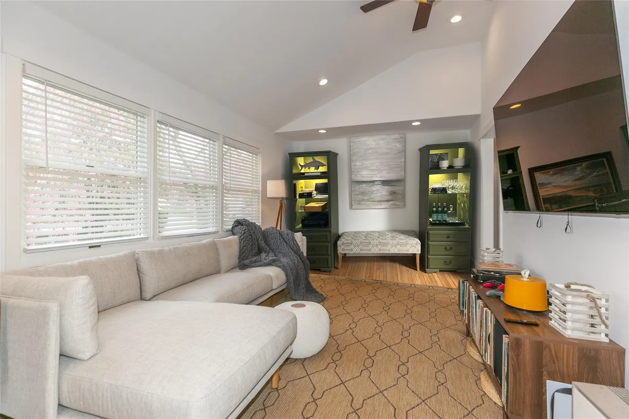 The Hamptons Real Estate | View 7 Suffolk Road | Listing