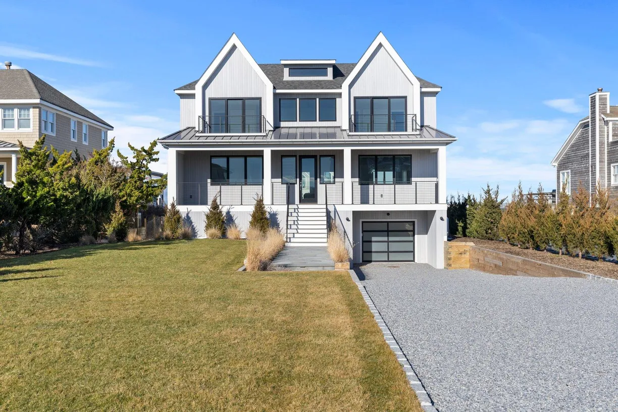 The Hamptons Real Estate | View 774A Dune Road | 5 Beds, 5 Baths