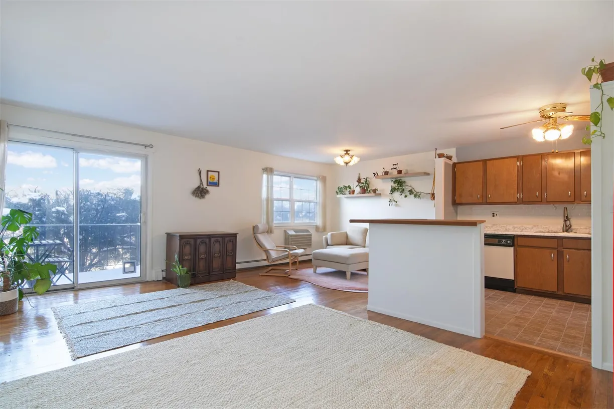 Westchester Real Estate | View 5 Dove Court, J | 1 Bed, 1 Bath