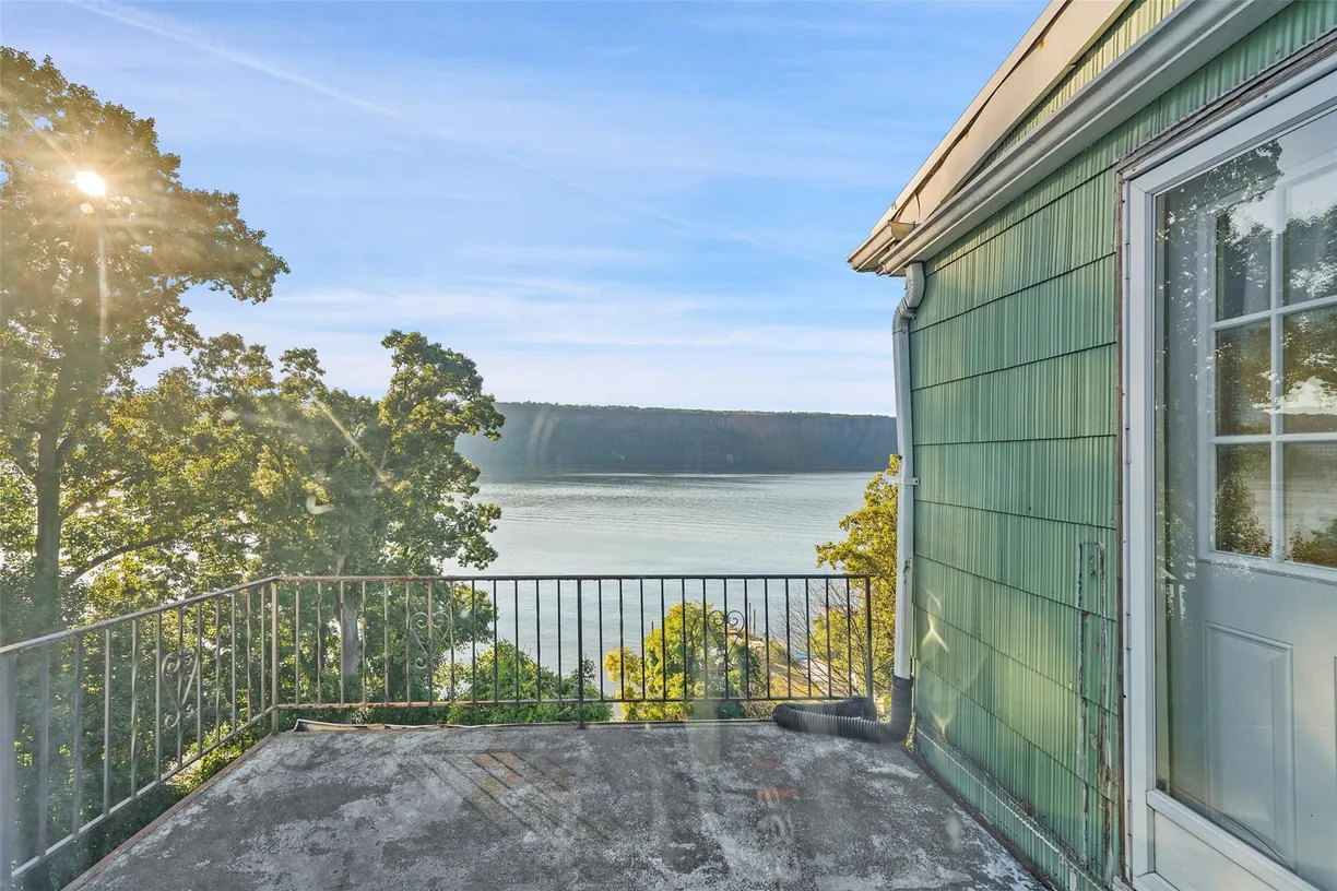 Westchester Real Estate | View 757 Warburton Avenue | Listing