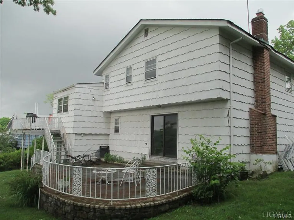 Westchester Real Estate | View 7 Theresa Lane | Listing