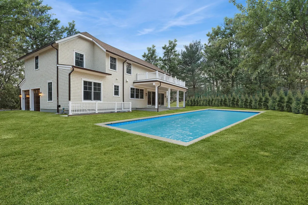 The Hamptons Real Estate | View 9 Lincoln Street | Listing