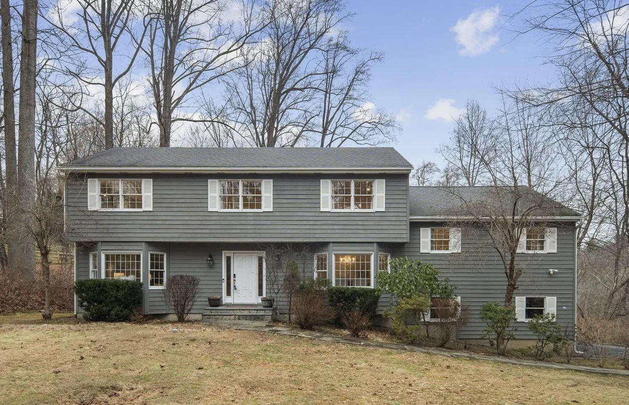 Westchester Real Estate | View 83 Indian Hill Road | 4 Beds, 4 Baths