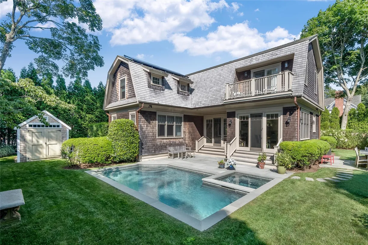 The Hamptons Real Estate | View 1 Palma Terrace | 4 Beds, 5 Baths