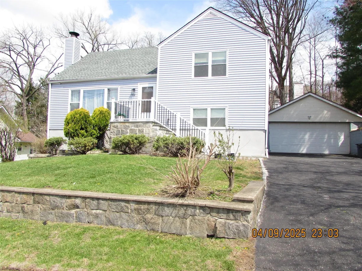Westchester Real Estate | View 156 Candlewood Drive | 3 Beds, 2 Baths