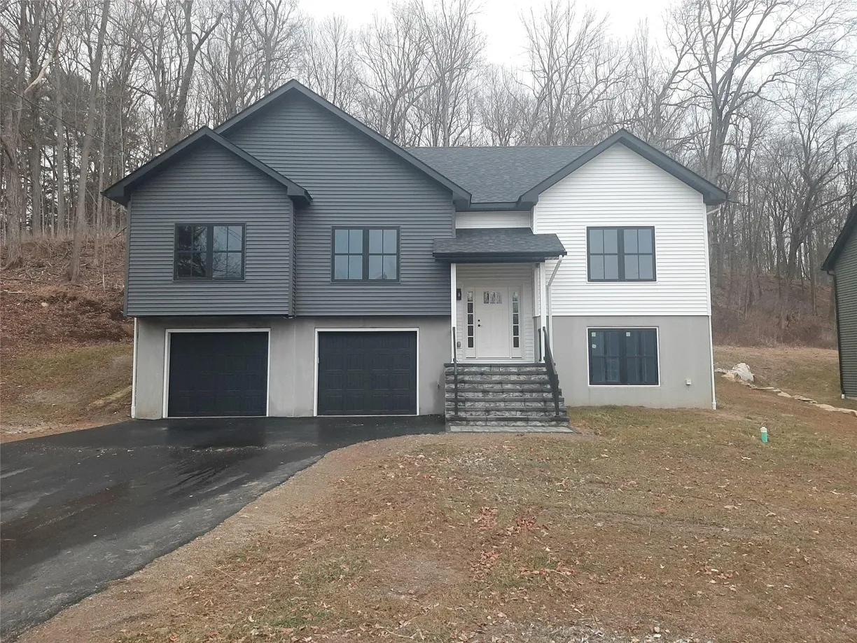 Hudson Valley Real Estate | View 201 Rochdale Road | 3 Beds, 3 Baths