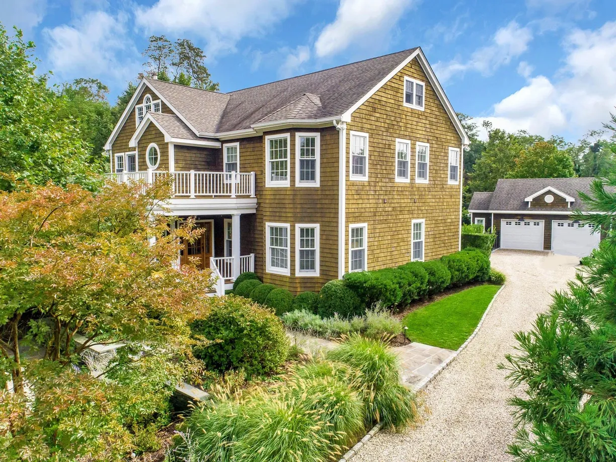 The Hamptons Real Estate | View 590 Soundview Av Ext | Listing