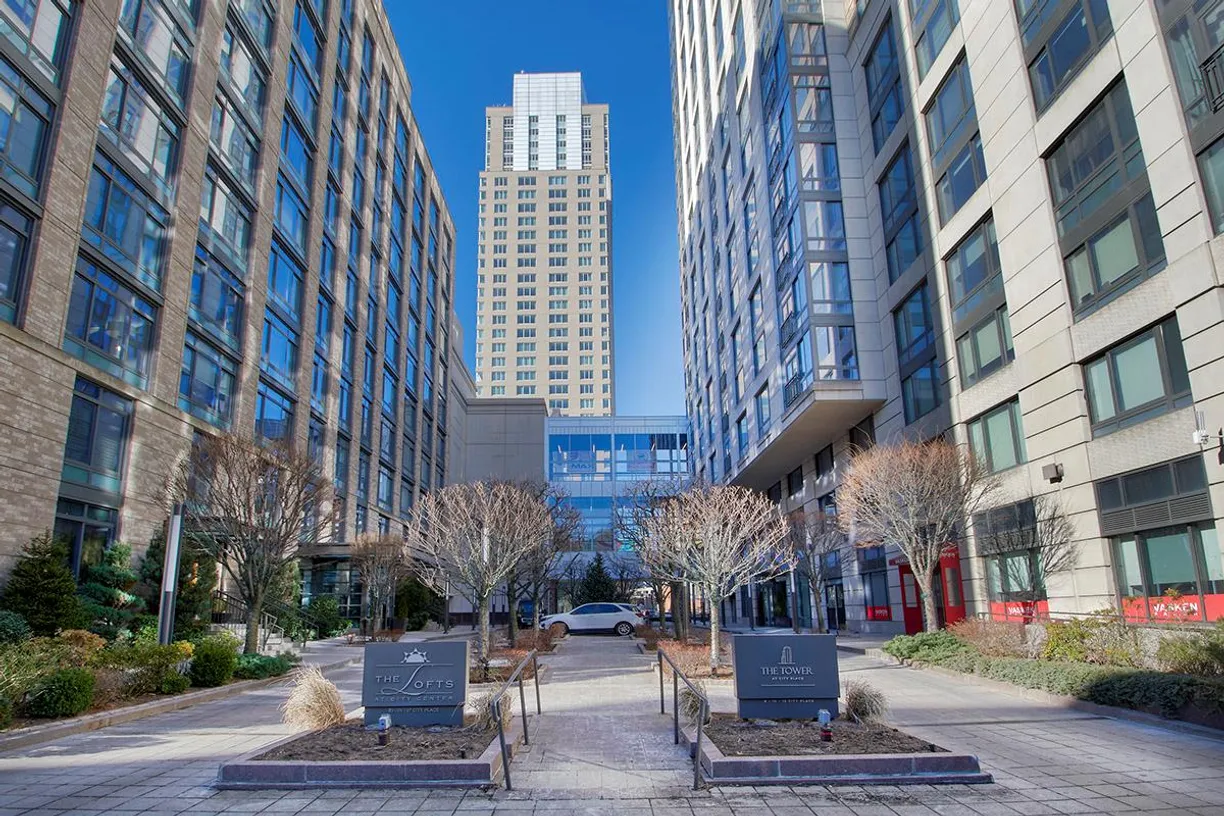 Westchester Real Estate | View 10 City Place, 25C | Listing