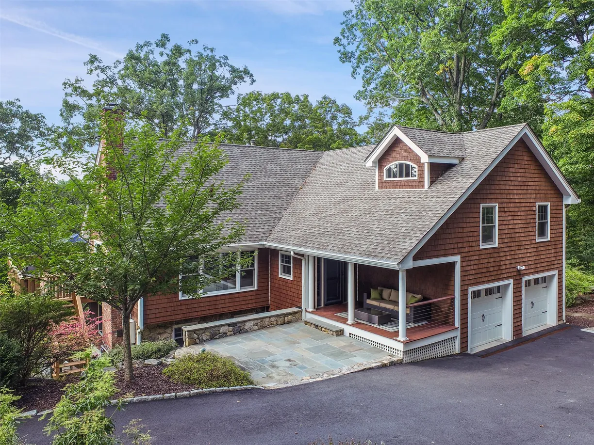 Westchester Real Estate | View 20 Bristol Place | 4 Beds, 4 Baths
