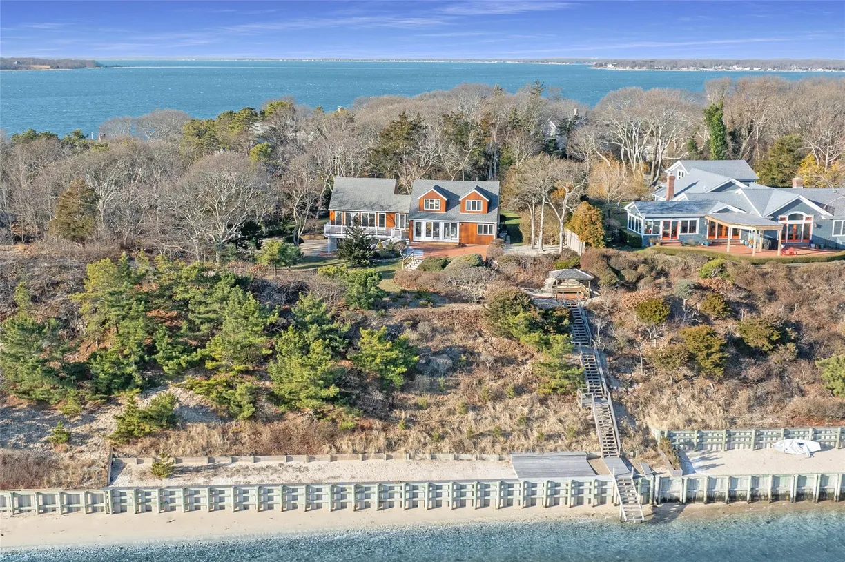The Hamptons Real Estate | View 9975 Nassau Point Road | 4 Beds, 2 Baths