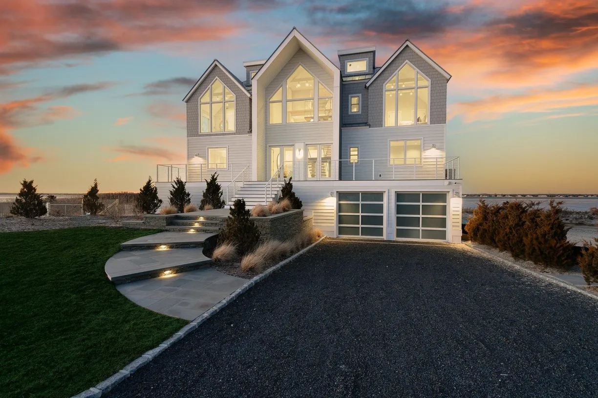 The Hamptons Real Estate | View 774B Dune Road | Listing
