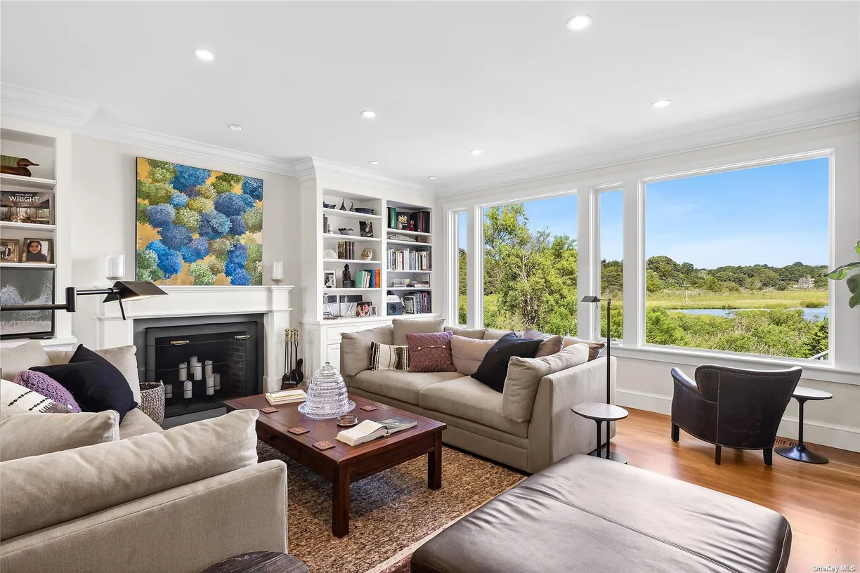 The Hamptons Real Estate | View 21 Old Stone | Listing