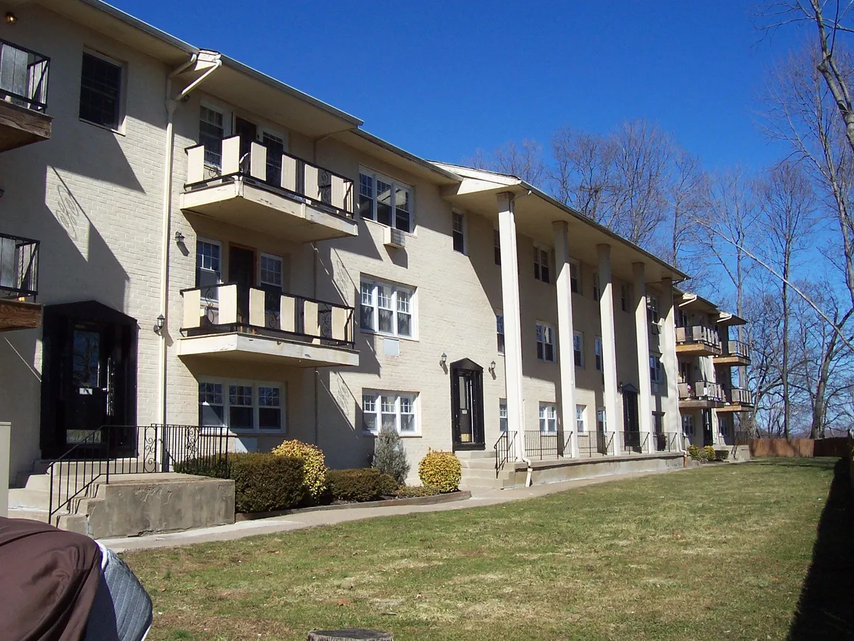 Rockland/Orange/NJ Real Estate | View 21 Pavilion Road, 23 | 1 Bed, 1 Bath