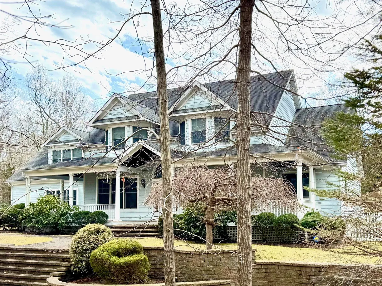 The Hamptons Real Estate | View 16 Turtle Pond Road | Listing
