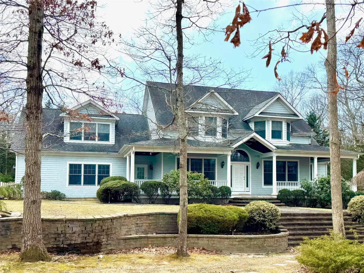 The Hamptons Real Estate | View 16 Turtle Pond Road | Listing