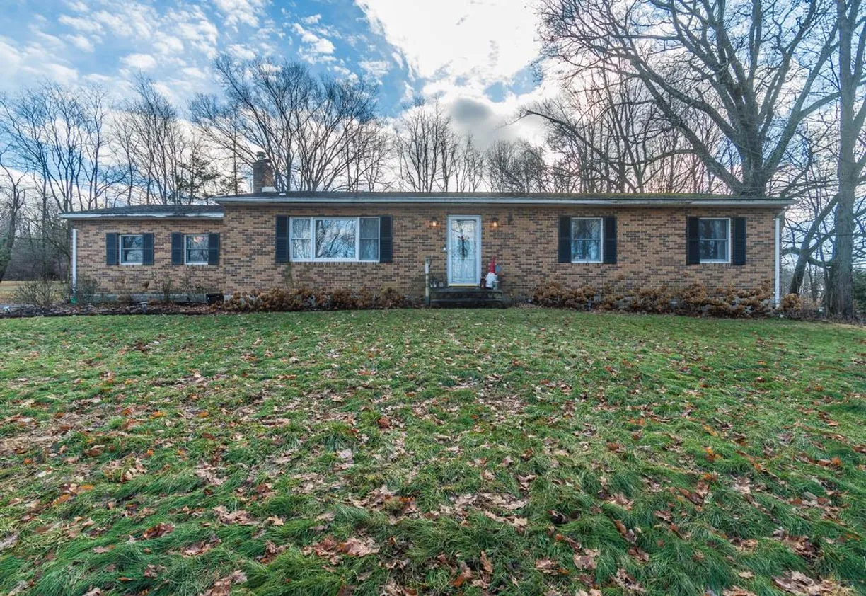 Rockland/Orange/NJ Real Estate | View 4 Emperor Lane | 3 Beds, 2 Baths