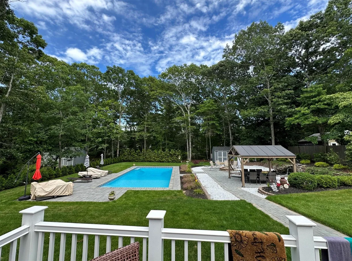 The Hamptons Real Estate | View 8 Bittersweet Avenue | Listing