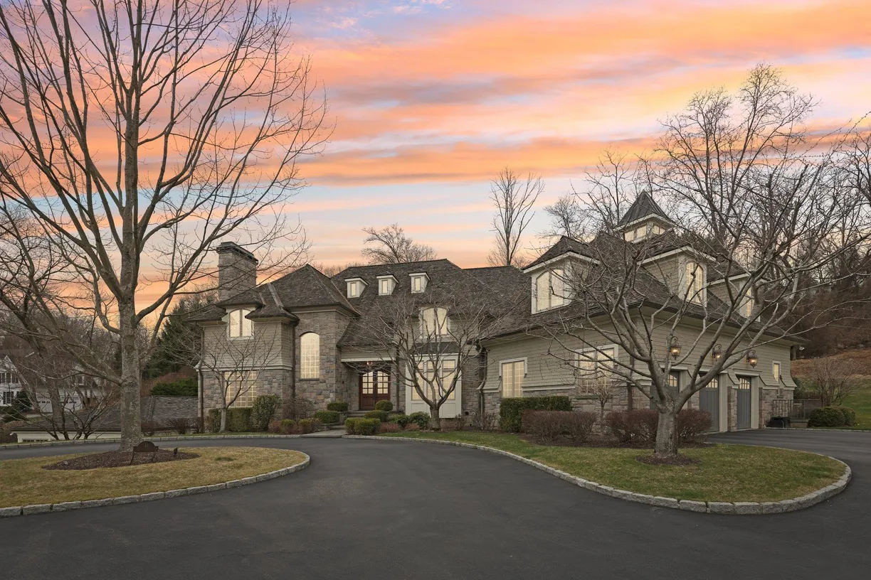 Westchester Real Estate | View 41 Austin Place | 5 Beds, 7 Baths