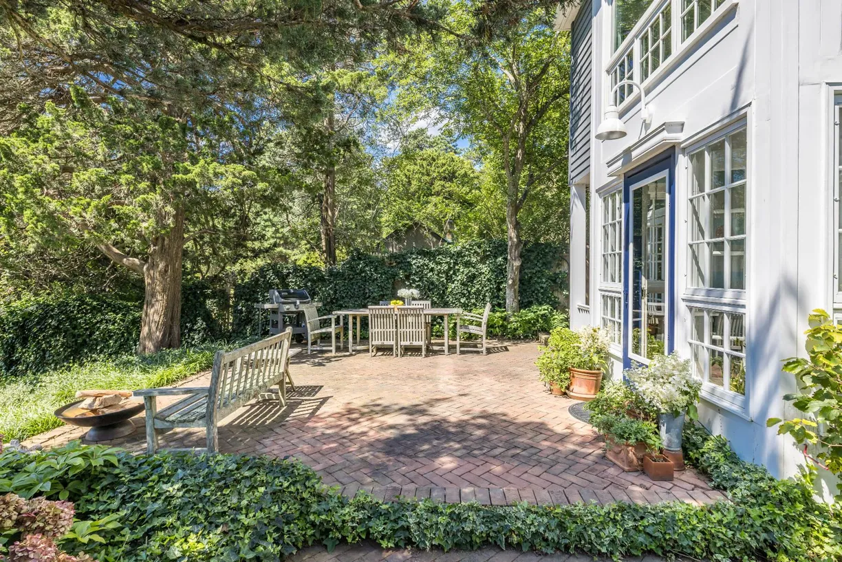 The Hamptons Real Estate | View 25 Ocean View Avenue | Listing