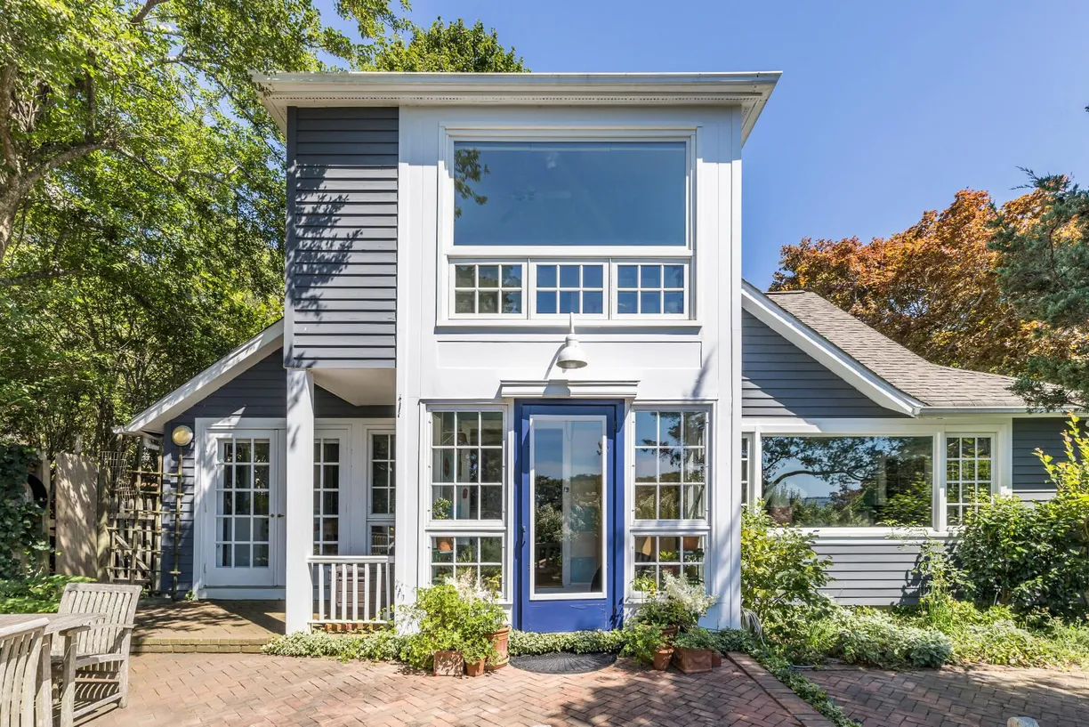 The Hamptons Real Estate | View 25 Ocean View Avenue | Listing