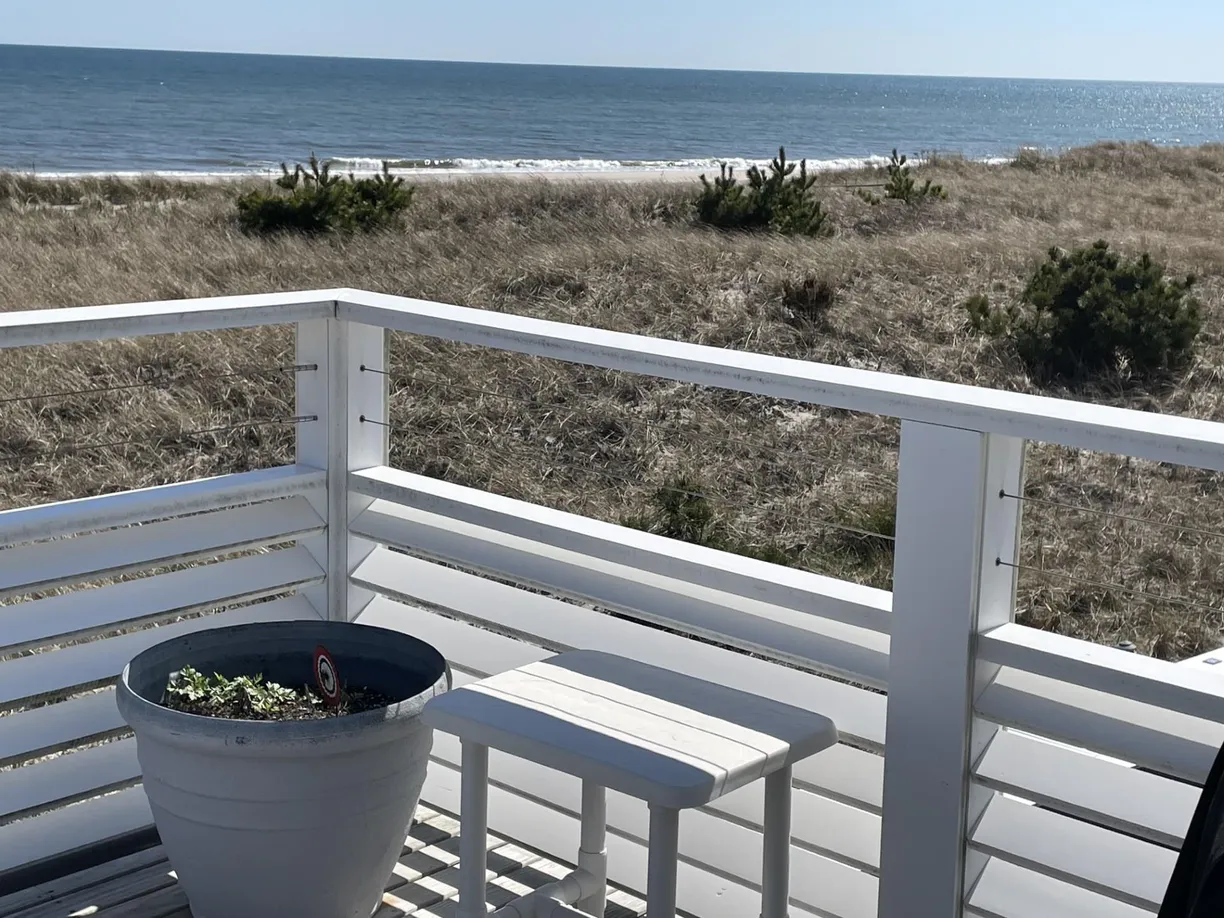 The Hamptons Real Estate | View 539 Dune Road, 7 | Listing