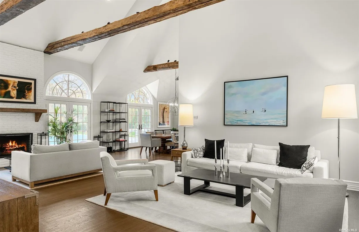 The Hamptons Real Estate | View 33 Park Circle | Listing