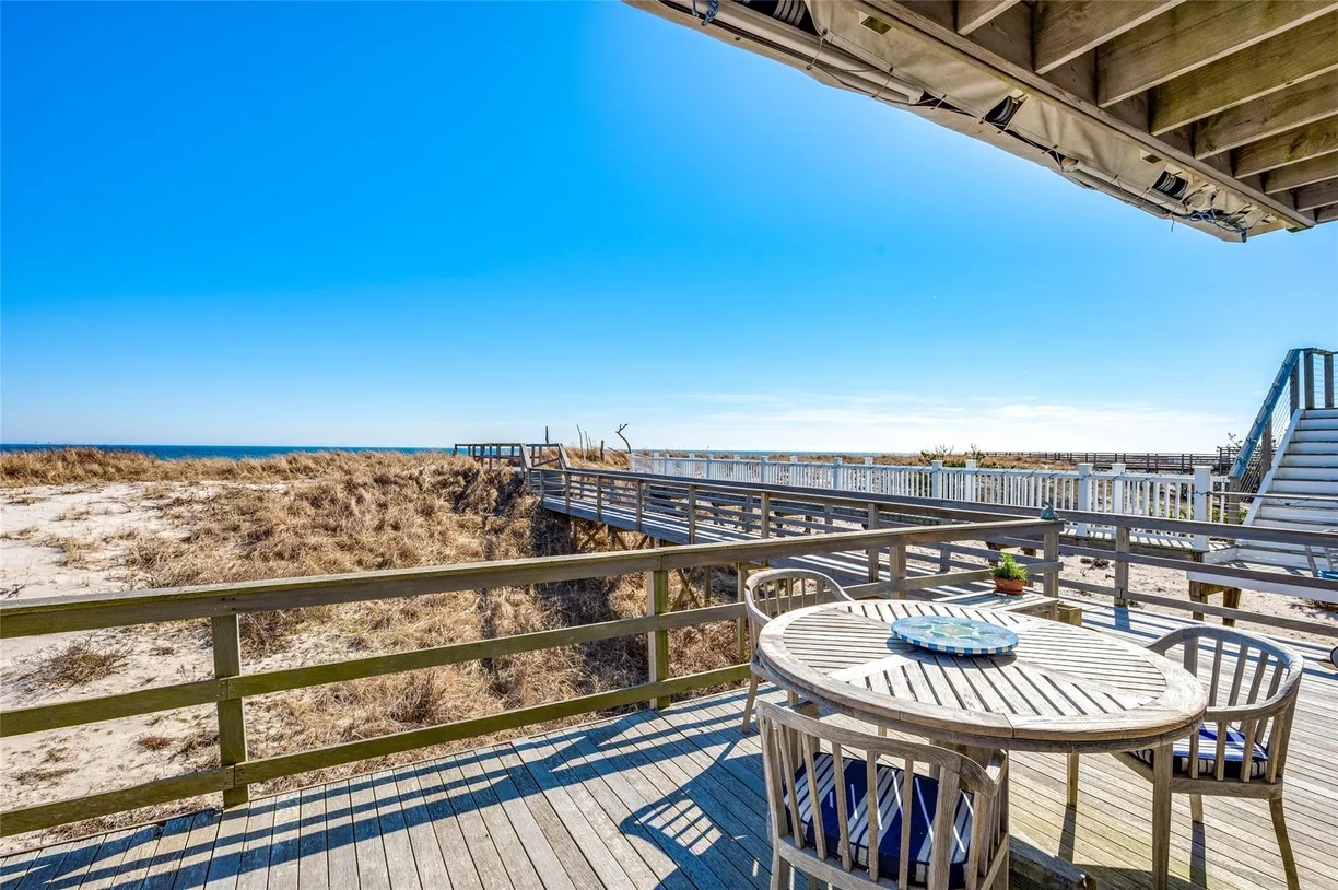 The Hamptons Real Estate | View 793 Dune Road | Listing