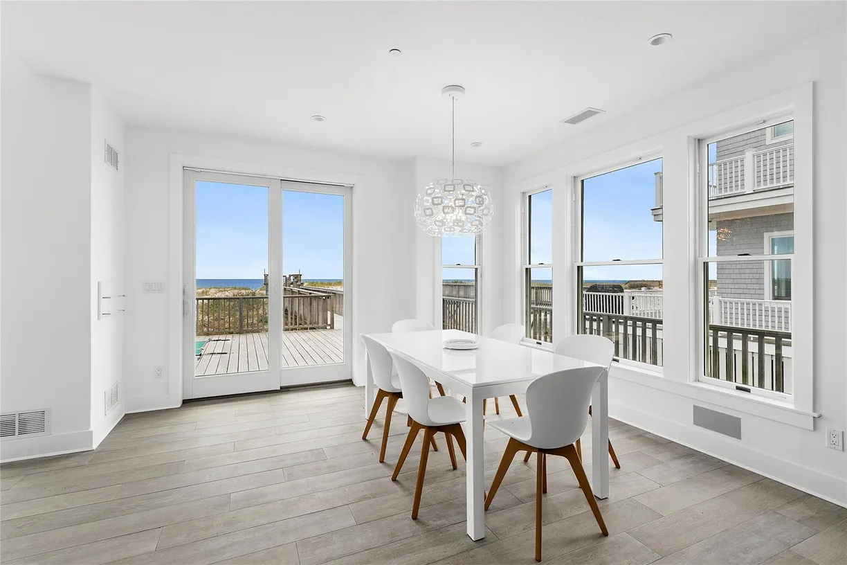 The Hamptons Real Estate | View 835 Dune Road | Listing