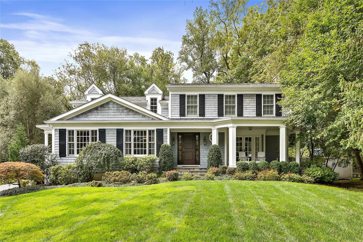 Westchester Real Estate | View 16 Eagles Bluff | 5 Beds, 4 Baths