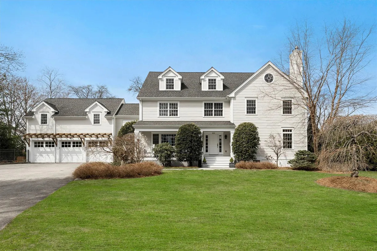 Westchester Real Estate | View 803 Oakwood Road | 5 Beds, 4 Baths