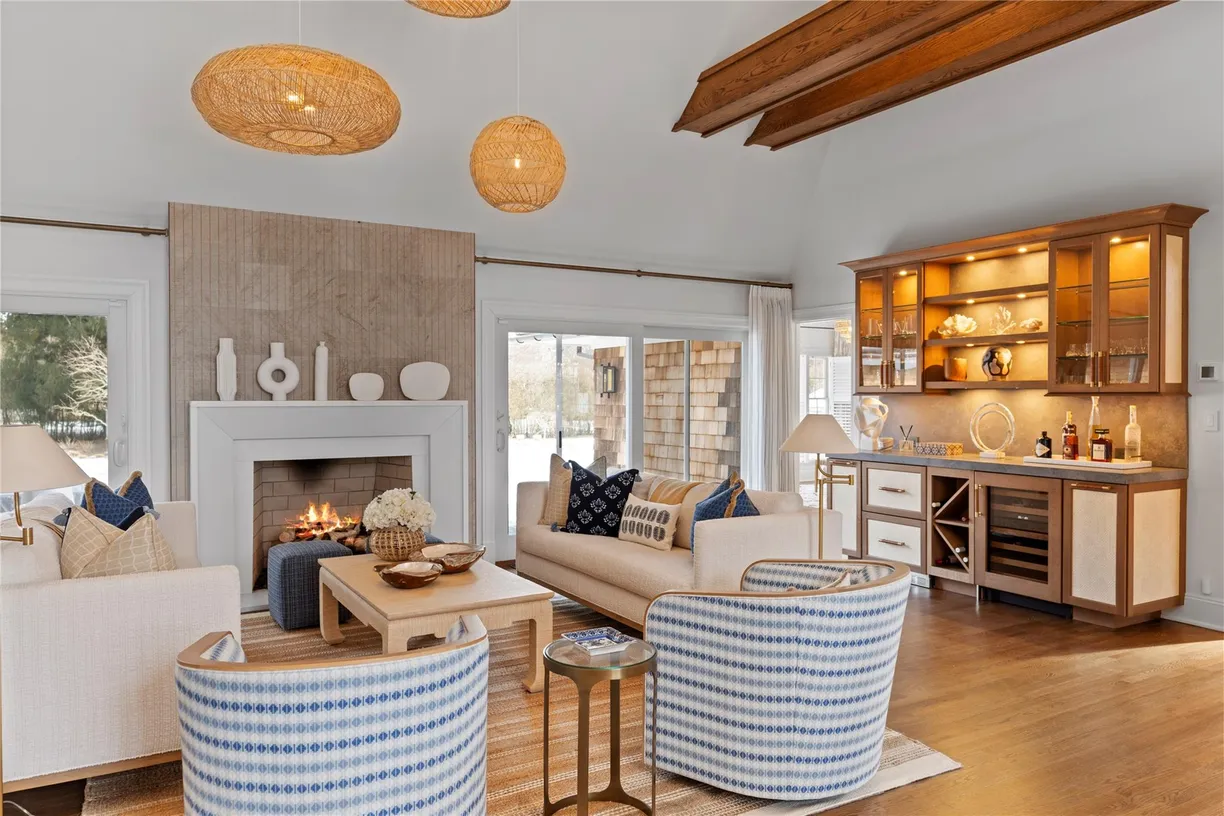 The Hamptons Real Estate | View 16 Amys Lane | Listing