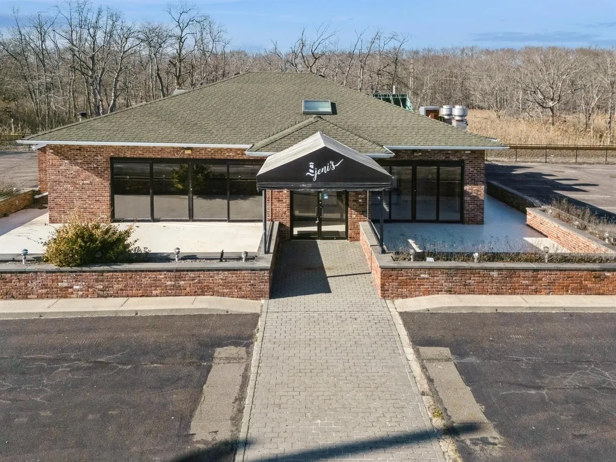 The Hamptons Real Estate | View 62375 Main Road