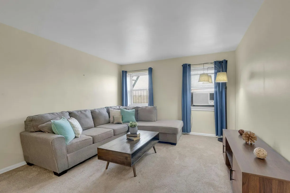 Westchester Real Estate | View 19 Old Mamaroneck Road, 3E | Listing