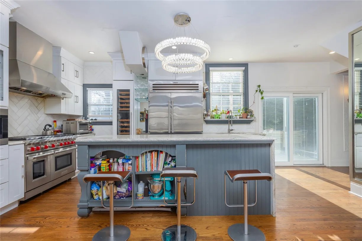 Westchester Real Estate | View 32 Deerfield Avenue | Listing