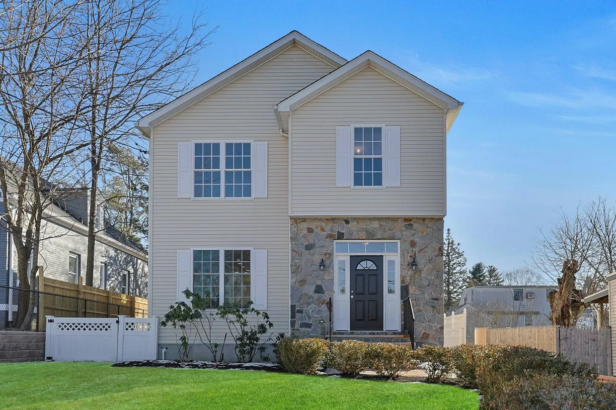 Westchester Real Estate | View 138 Westchester Avenue | 3 Beds, 2 Baths