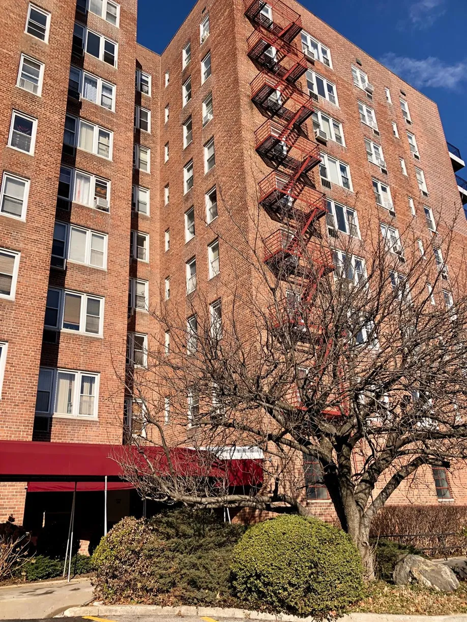 Westchester Real Estate | View 245 Rumsey Road, 1F | 2 Beds, 1 Bath