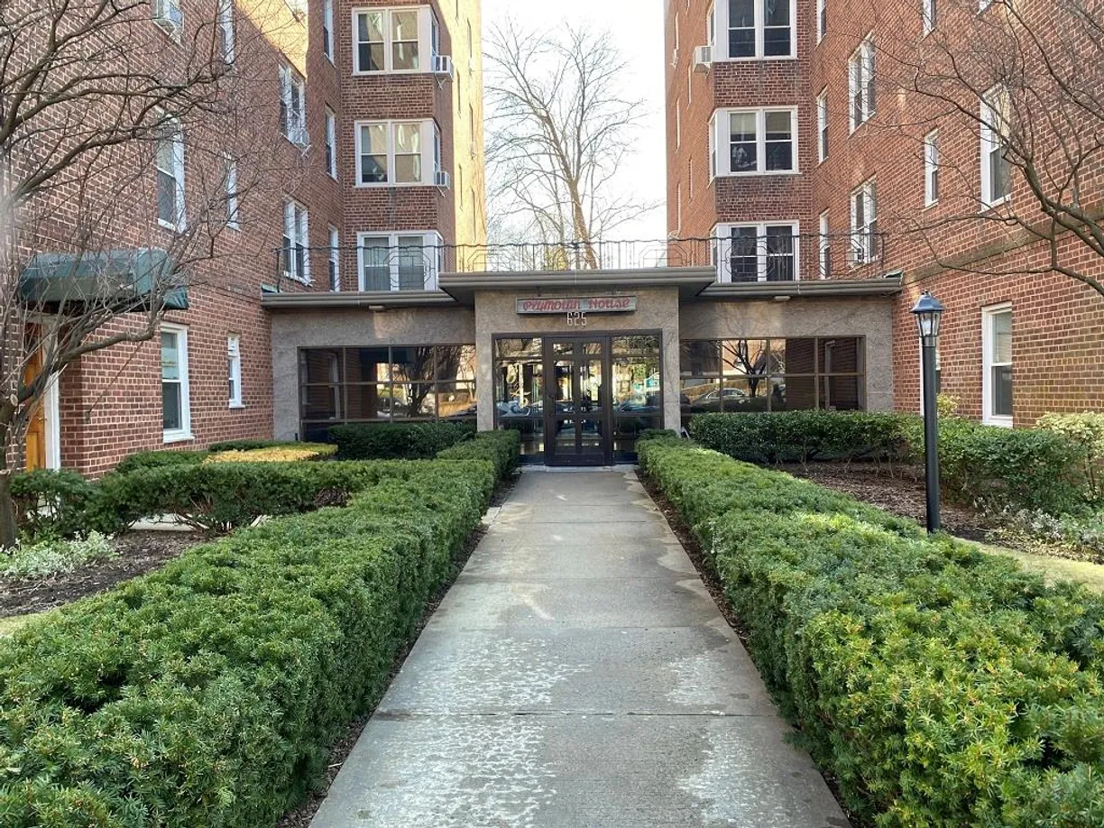 Westchester Real Estate | View 625 Gramatan Avenue, 2B | 1 Bed, 1 Bath