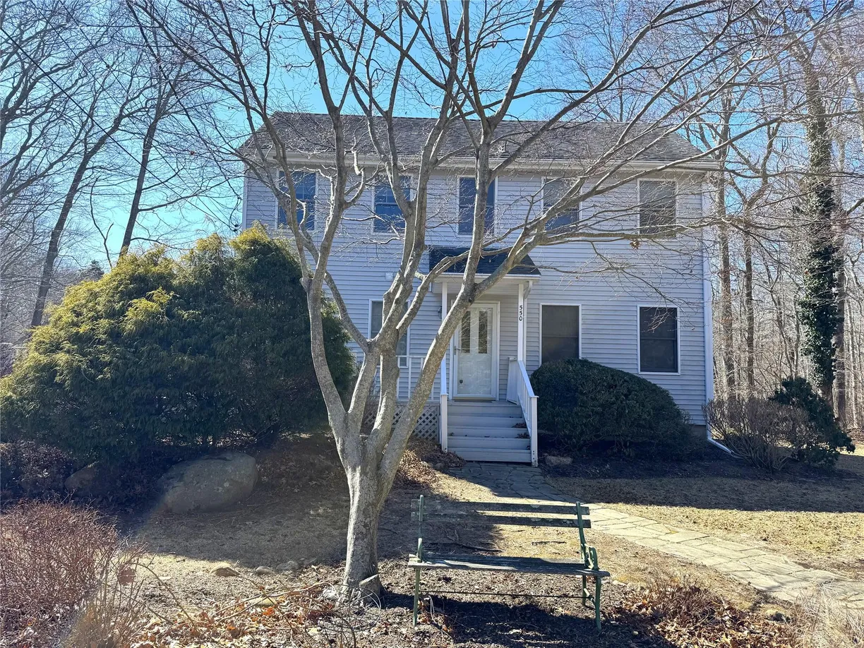 The Hamptons Real Estate | View 555 Fasbender Avenue | 3 Beds, 2 Baths