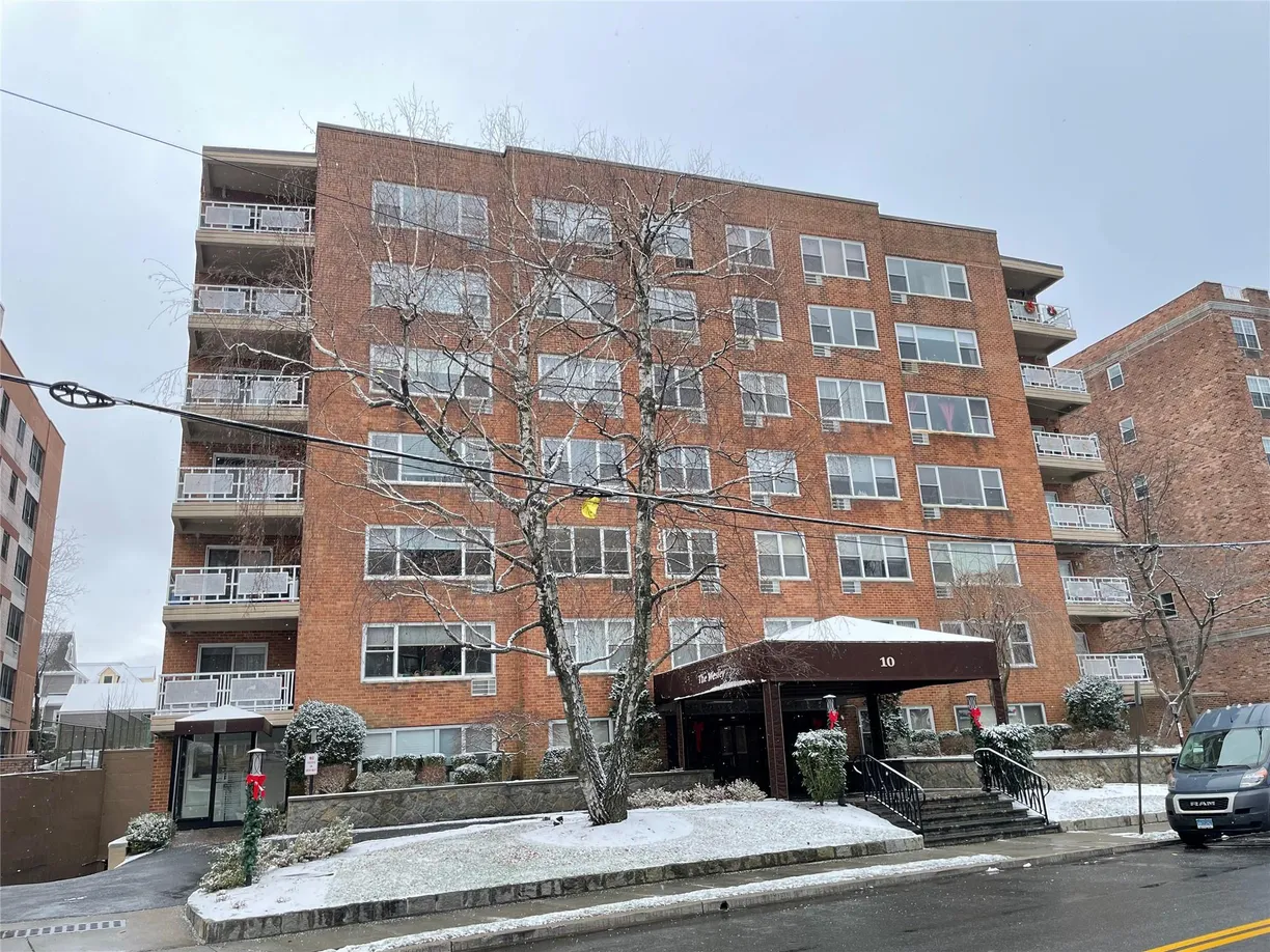 Westchester Real Estate | View 10 Old Mamaroneck Road, 2F | 1 Bed, 1 Bath