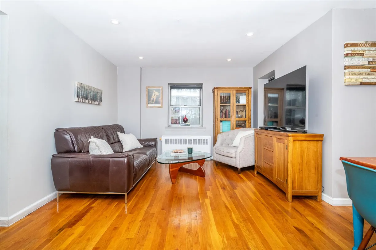 Westchester Real Estate | View 16 N Chatsworth Avenue, 110 | Listing